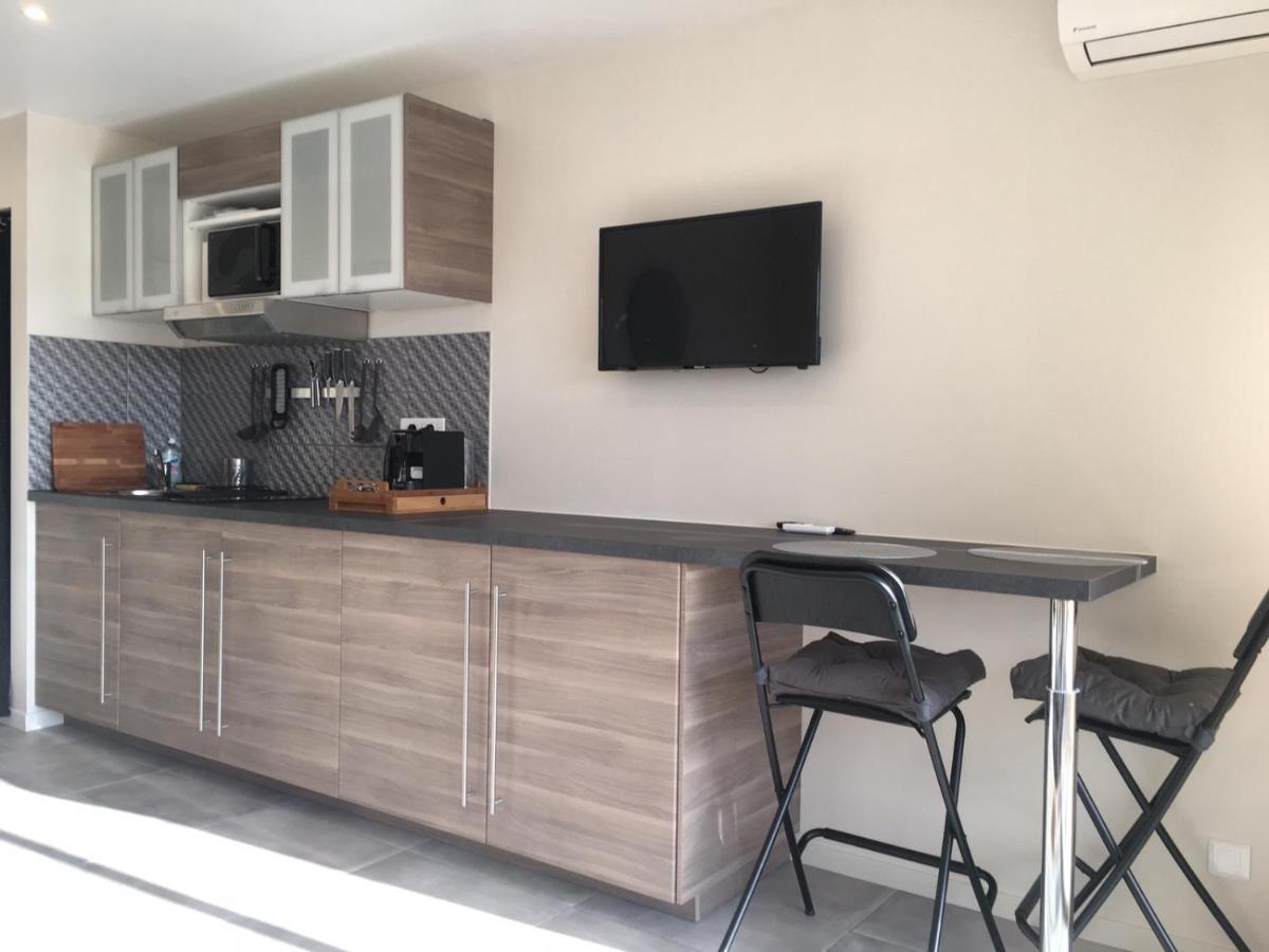 Bord de mer, studio avec terrasse Villeneuve-Loubet Extérieur photo