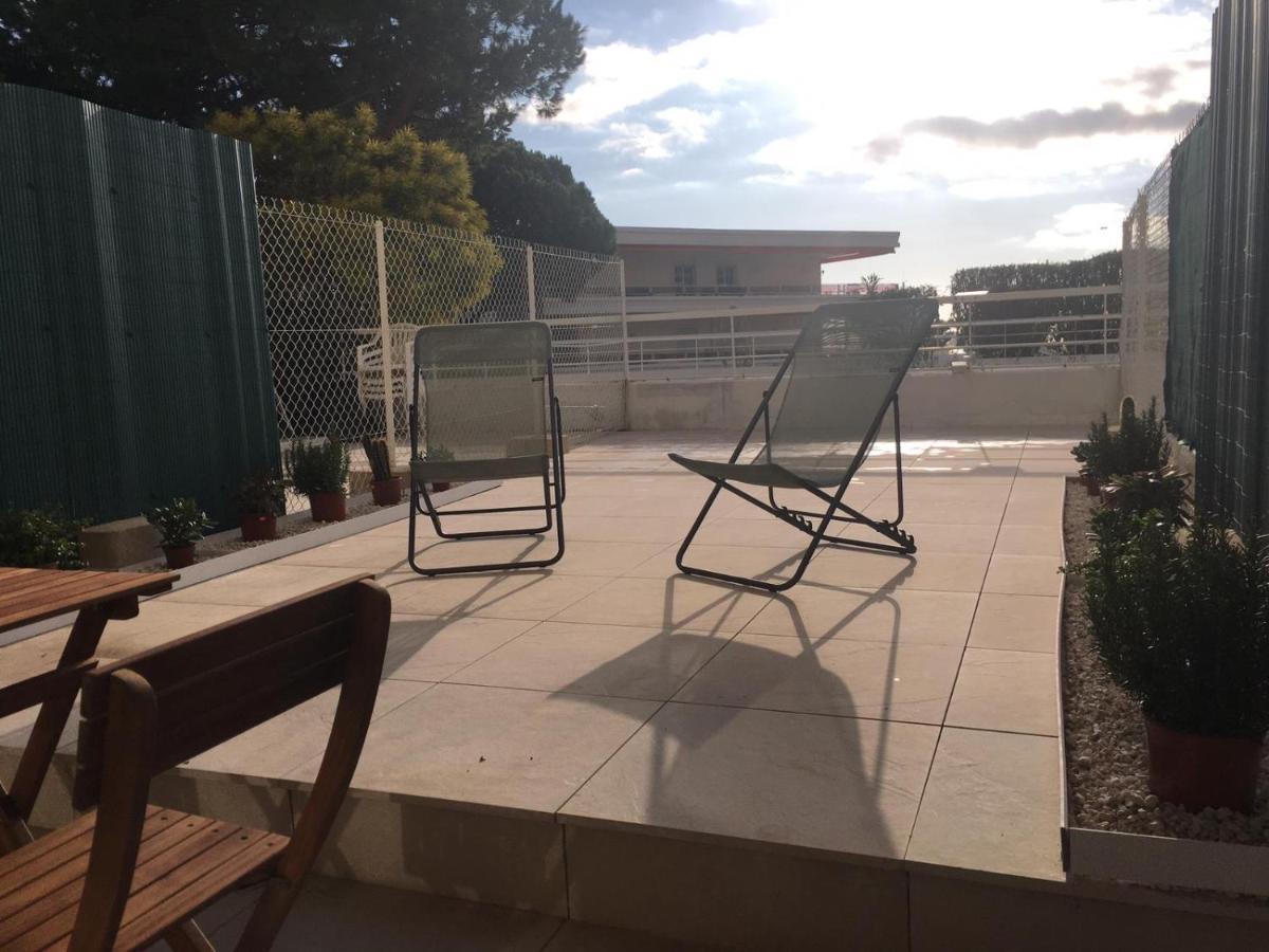Bord de mer, studio avec terrasse Villeneuve-Loubet Extérieur photo